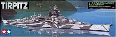 タミヤ1/350ティルピッツの模型の箱の写真。